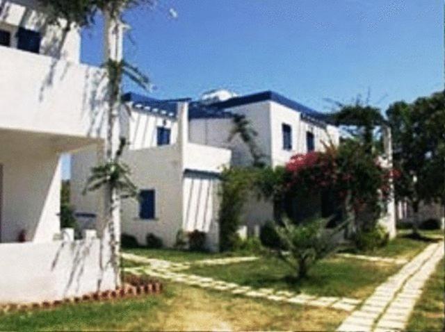 Amfitrion Hotel Vári Extérieur photo