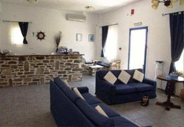 Amfitrion Hotel Vári Extérieur photo