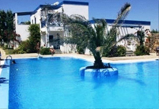Amfitrion Hotel Vári Extérieur photo