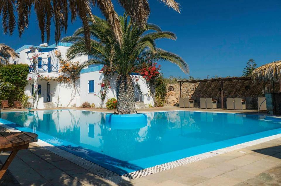 Amfitrion Hotel Vári Extérieur photo