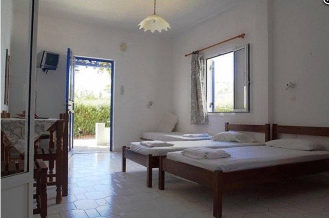 Amfitrion Hotel Vári Chambre photo