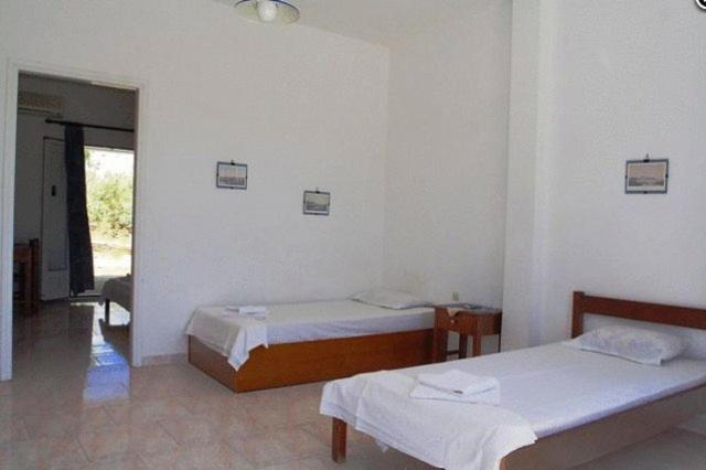 Amfitrion Hotel Vári Chambre photo
